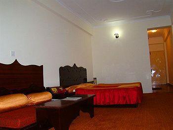 Chandermukhi Hotel Manāli Extérieur photo